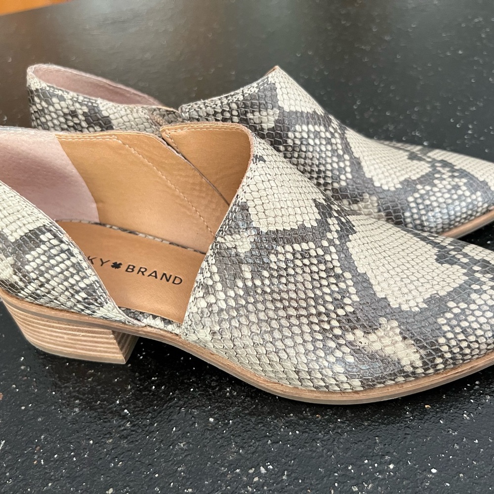Lucky Brand Size 9.5 Snake Skin Print Bootie